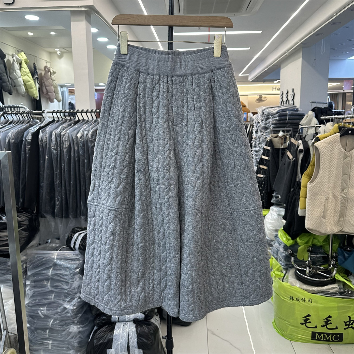 羊毛休闲裤加绒阔腿八分裤女