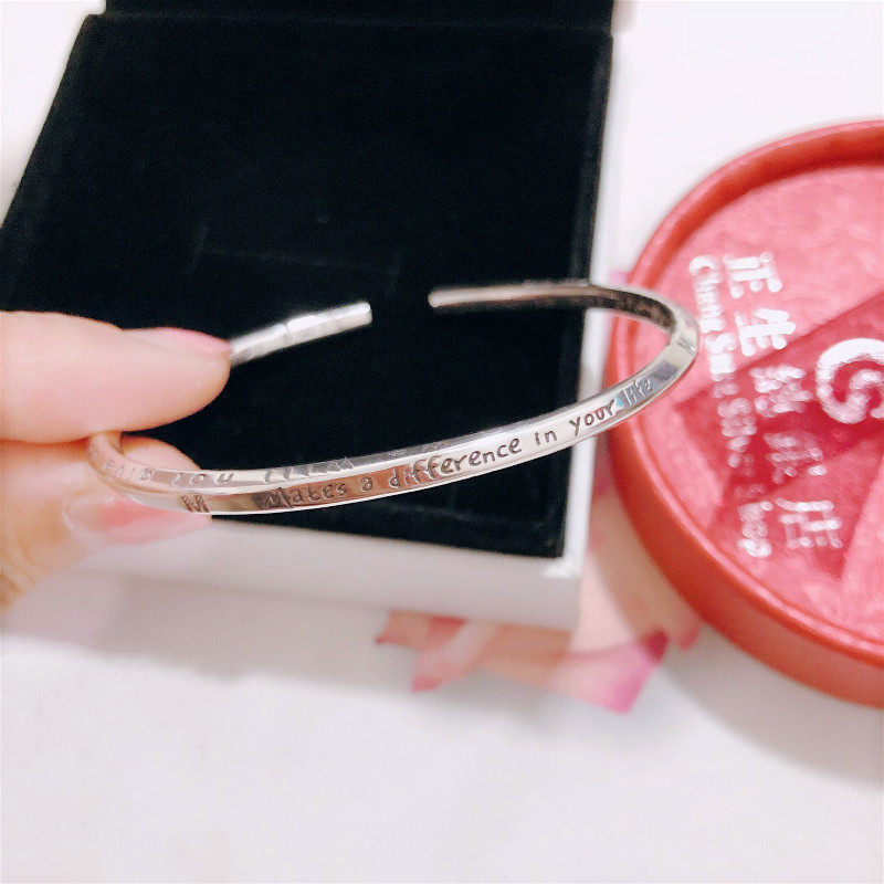 银饰香港正生纯银英文细扭纹手镯足银s999网红礼物个性送女友闺蜜