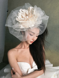 美高原创香槟色手工花影楼拍照婚纱摄影配饰样片写真旅拍服装橱窗