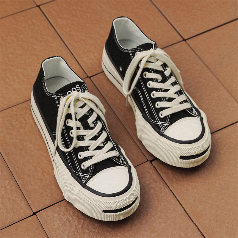 2026春季新款厚底大码帆布鞋女41-43学生休闲韩版透气单鞋滑板鞋