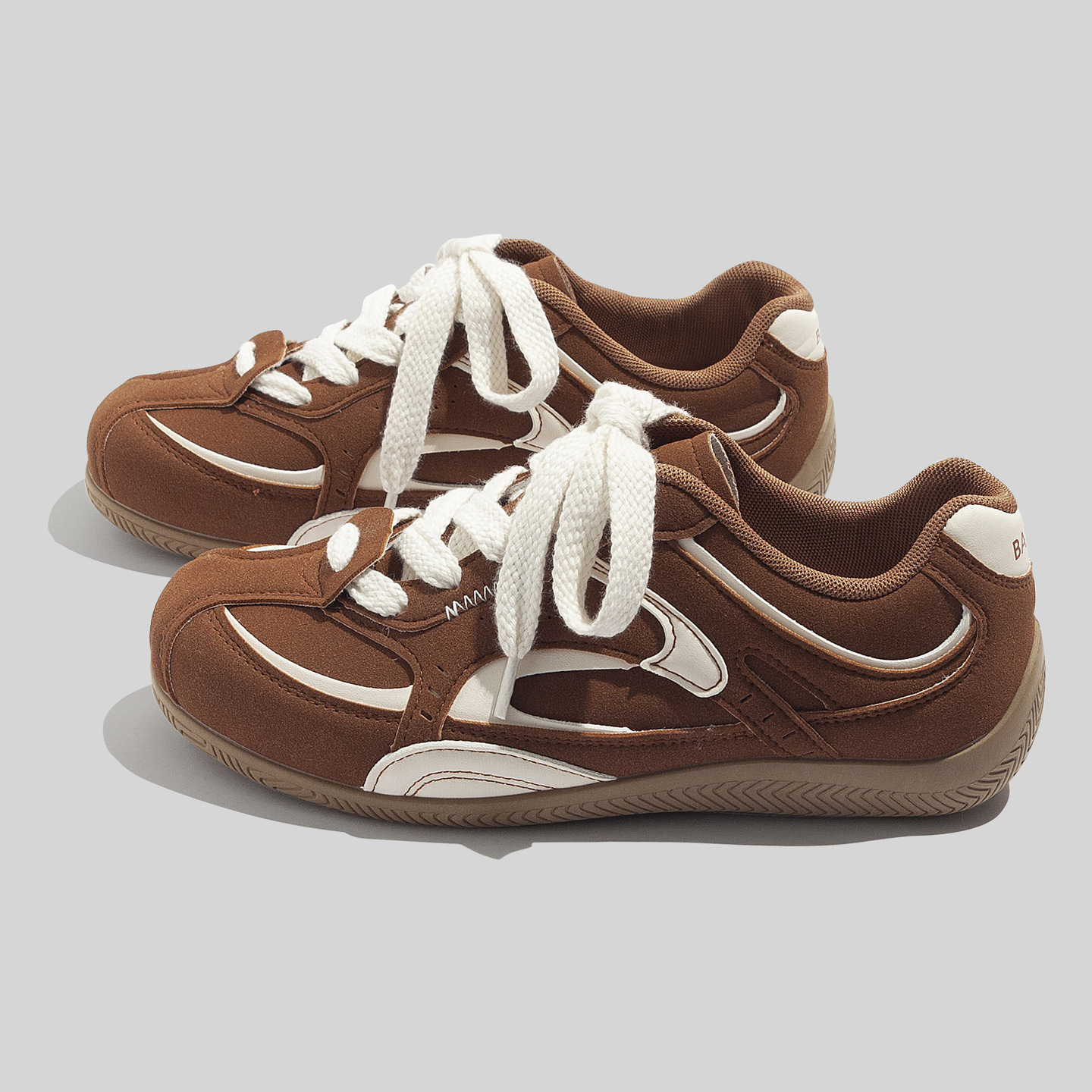 美拉德透气休闲女系带板鞋2025秋季新款百搭轻便大码德训鞋41-43