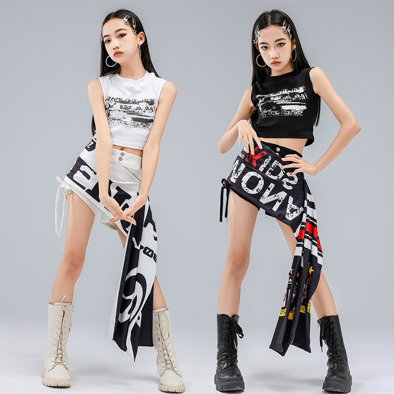 2025春夏新款女童无袖露脐背心印花腰封短裤女团爵士舞演出服套装