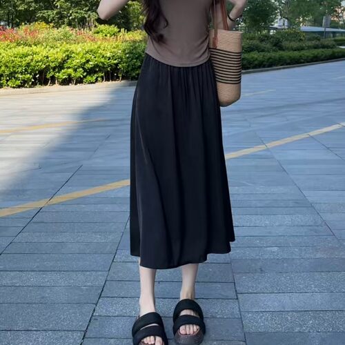 春夏新款休闲缎面半身开叉A字裙
