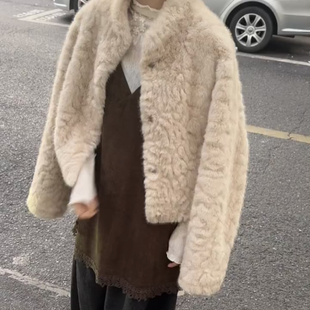 L.eight 韩系富人区简约老钱风花狐貂环保仿皮毛一体短外套253630