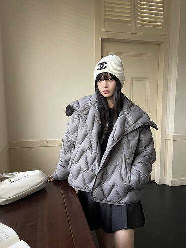 PENNY VOGUE 欧货轻量云感大翻领波浪纹保暖羽绒服外套YS1-62585