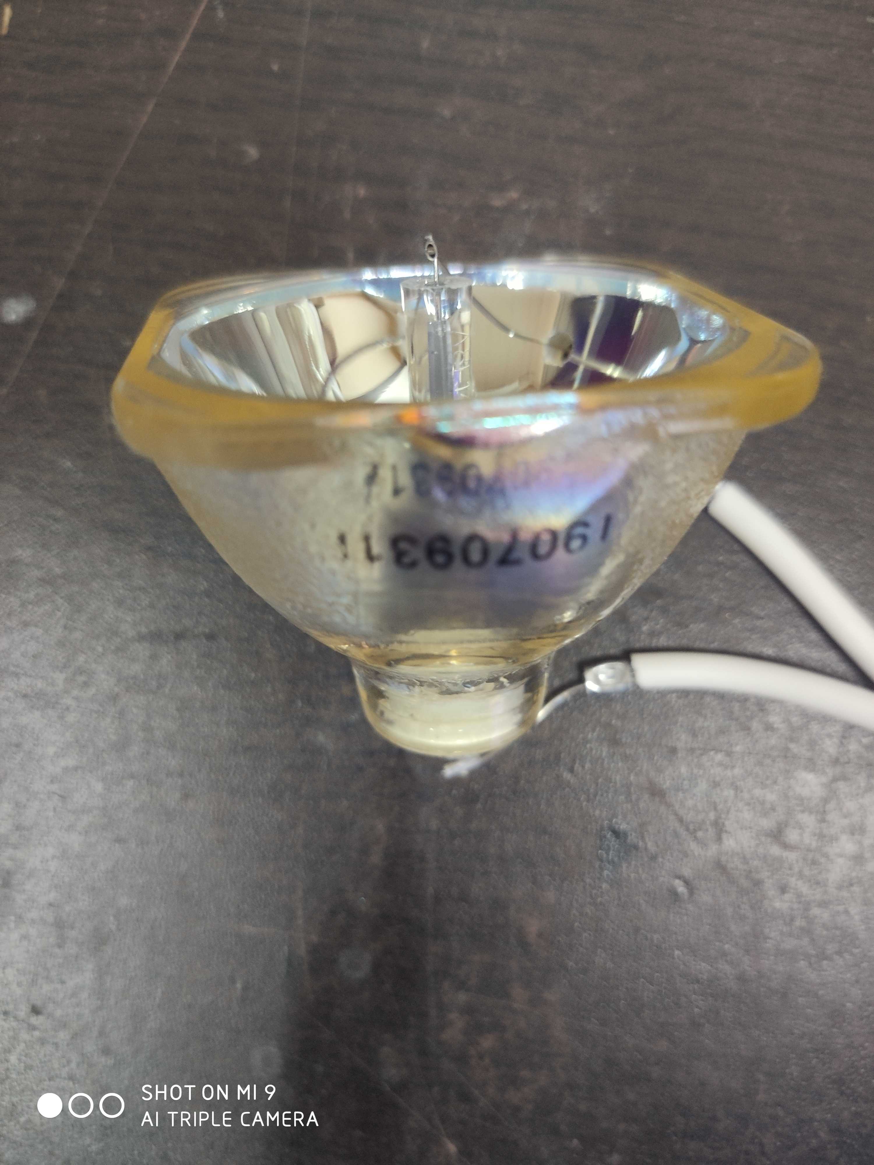 日立日立ED-X10/X12/X15/ED-X1092/ED-S8240/X8250/X8255投影灯泡