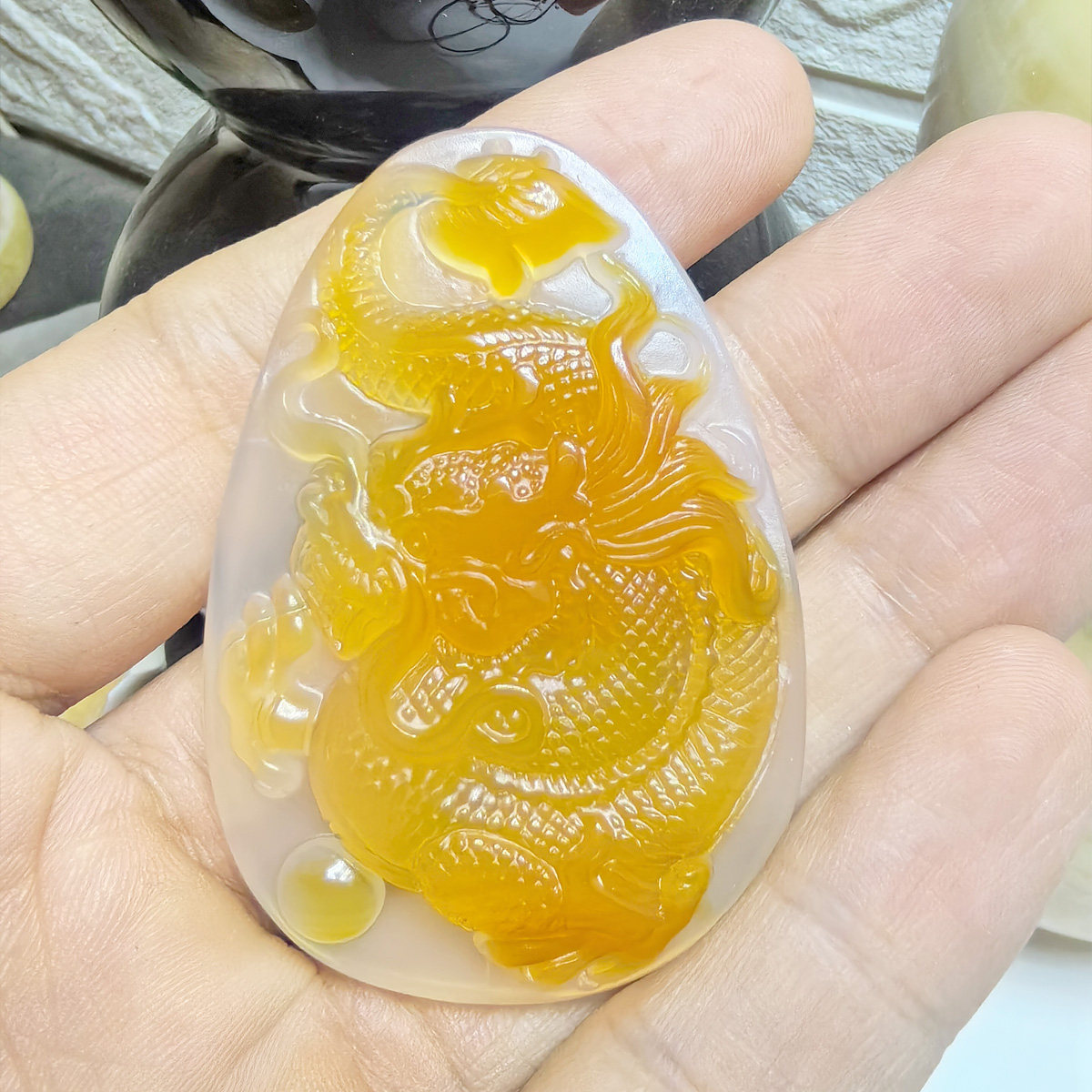 正品冰种玉髓龙吊坠俏色生肖龙牌玉佩玛瑙挂件玉器时尚国风玉石