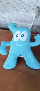 世博会吉祥物海宝：天蓝色和绿色毛绒玩具（库存有限）