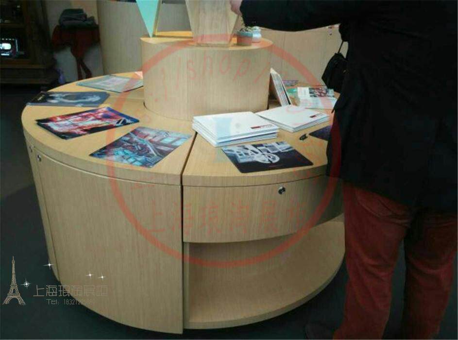 木纹烤漆圆形展柜餐具食品展示柜环岛中柜木质饰品古董扇形柜台