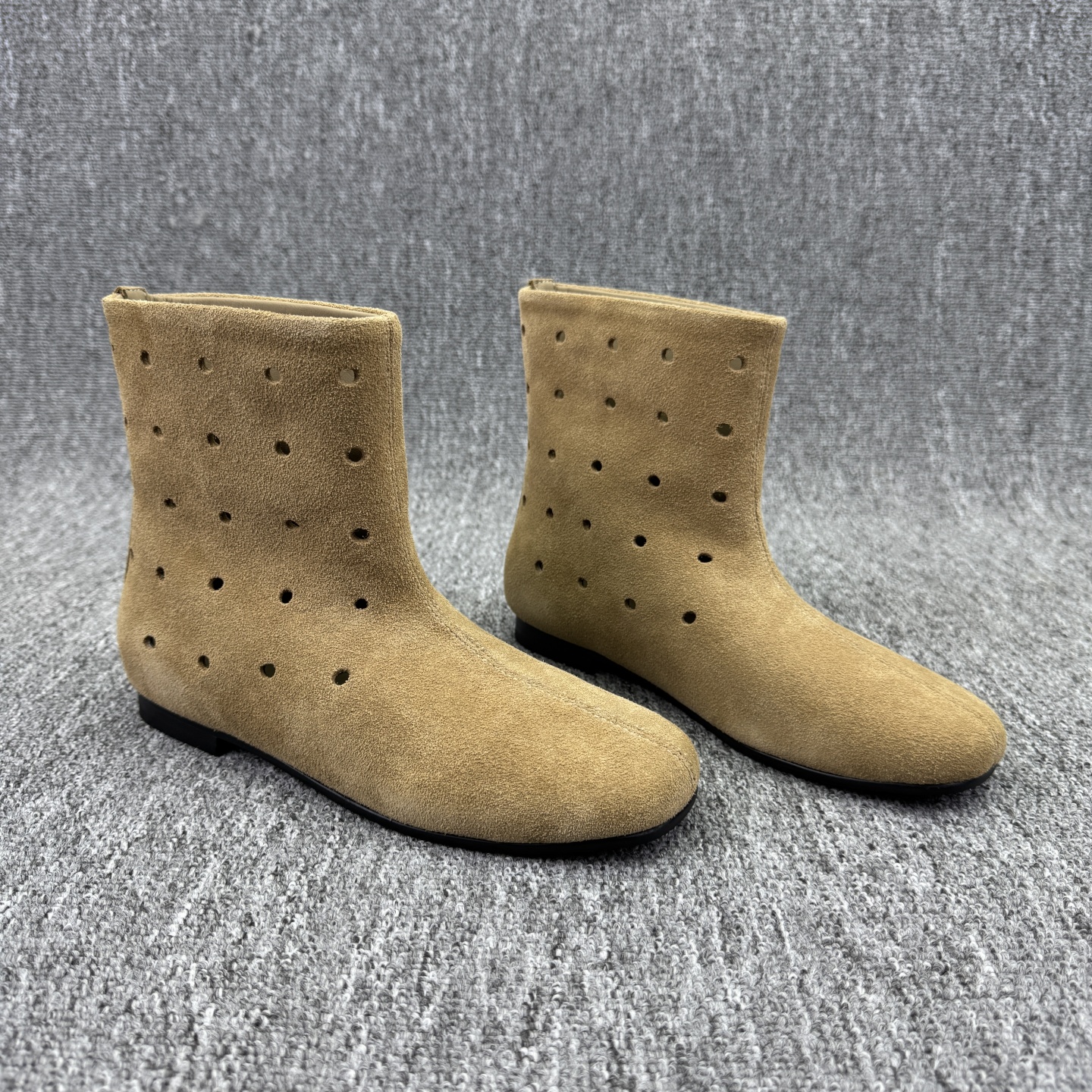 马丁靴真皮平底镂空磨砂皮短靴女