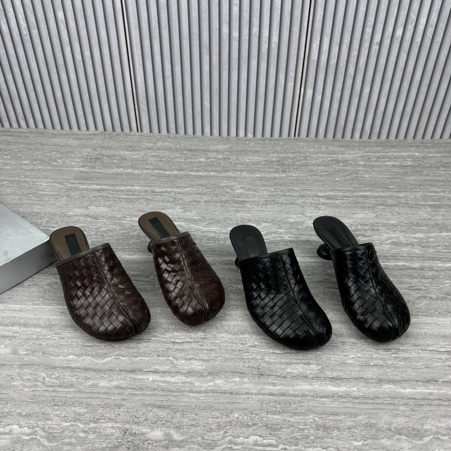 欧货欧洲站2026春季新款高跟真皮编织包头拖鞋细跟外穿分趾凉拖女