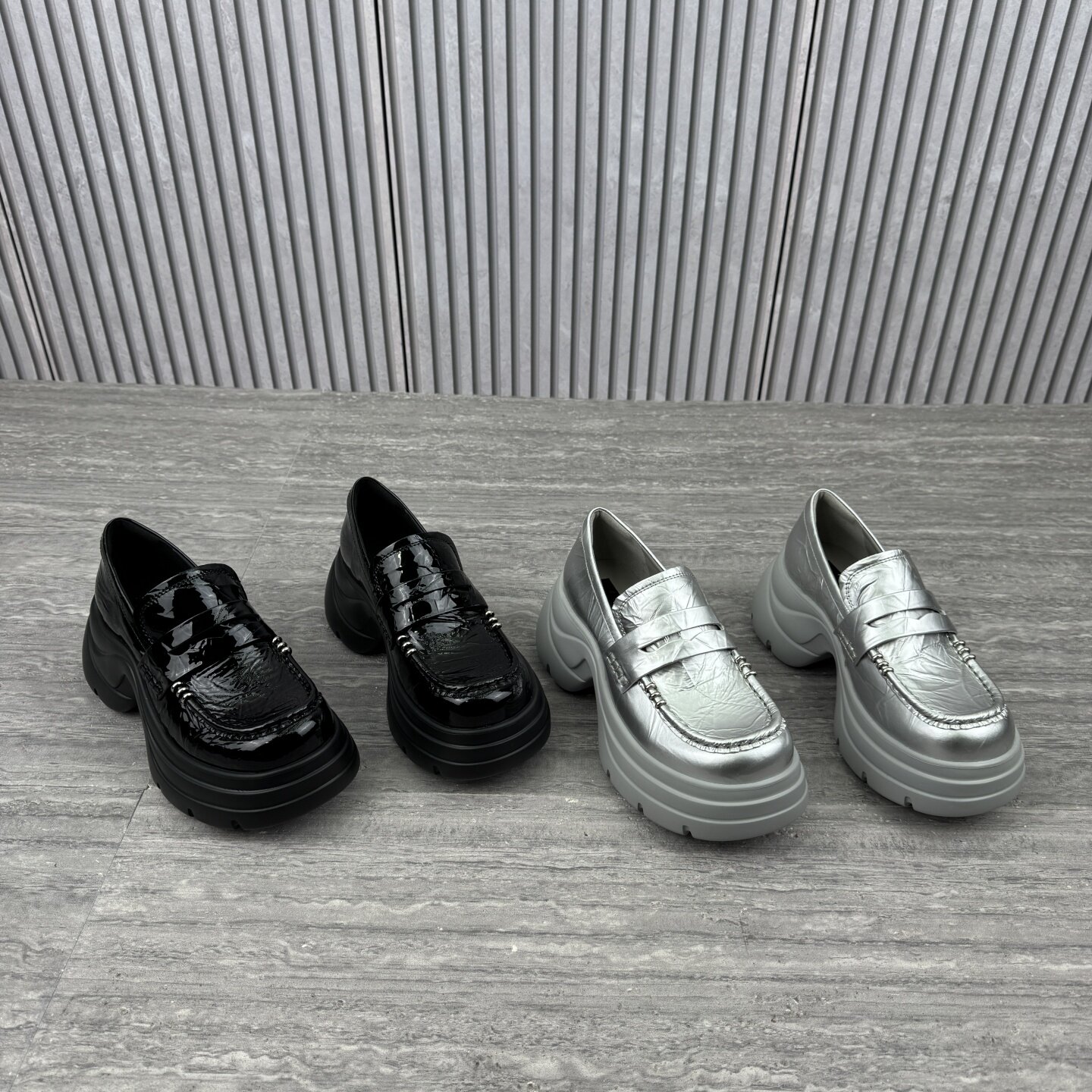 2026春季新款女鞋欧货欧洲站英伦风漆皮松糕底乐福鞋高跟厚底皮鞋