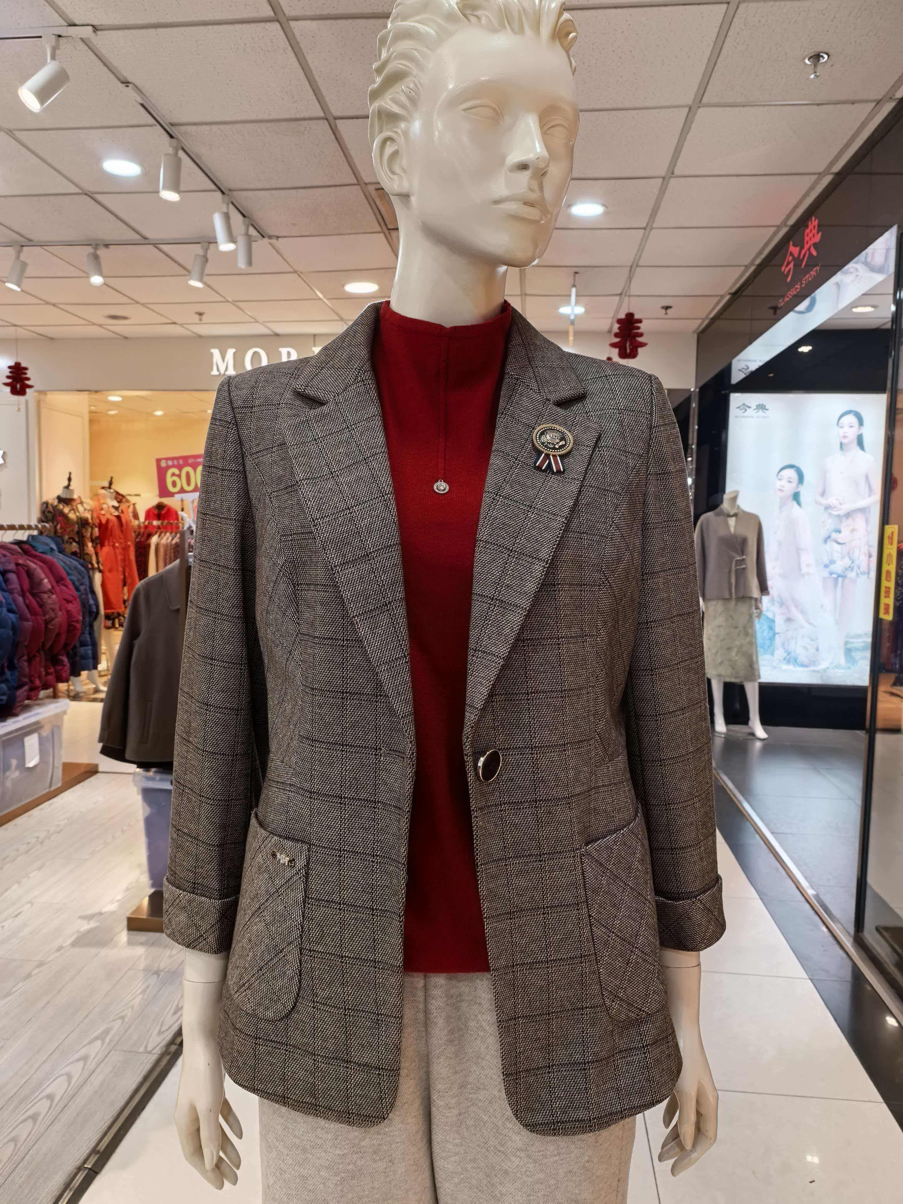 格子小西装外套女士2026新款爆款早春品牌高端休闲超火小个子西服