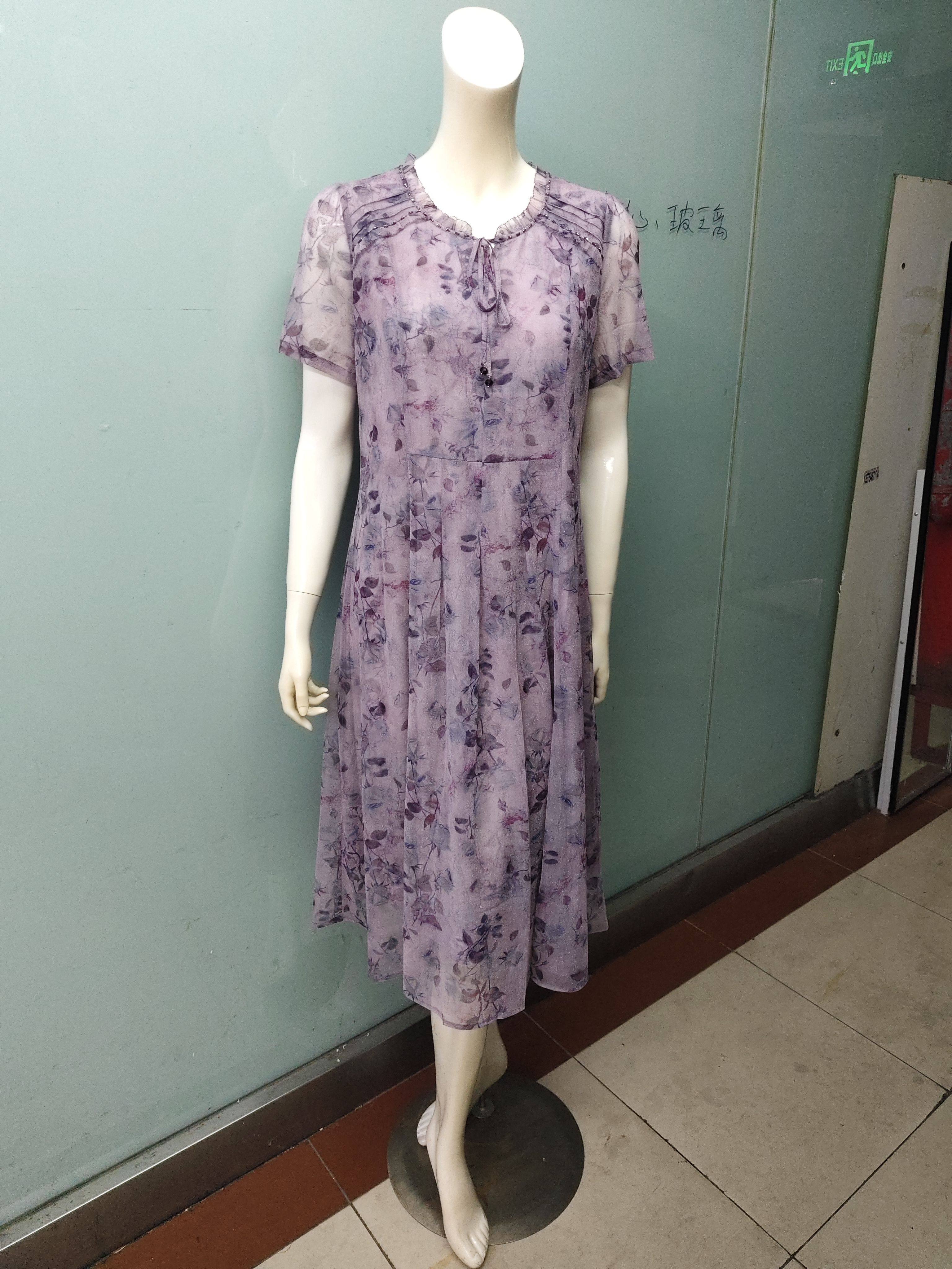 妈妈夏装气质连衣裙中老年女装高端碎花圆领短袖台湾纱过膝长裙