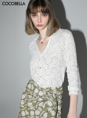 COCOBELLA优雅微透视镂空蕾丝衬衫女深V领长袖针织衫NLC55