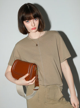 COCOBELLA设计感装饰线无侧缝舒适上衣女老钱风短袖T恤TS0019