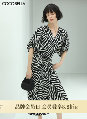 [断码清仓]COCOBELLA设计感抽褶斑马纹连衣裙女气质V领长裙FR911