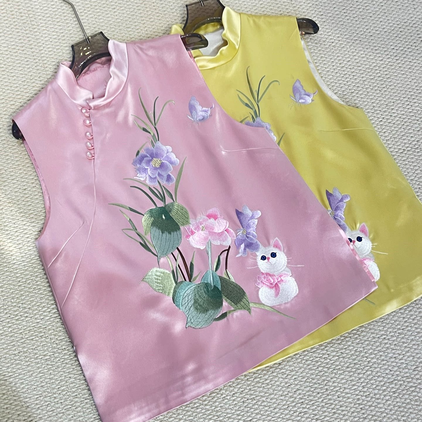 新中式刺绣马甲女国风改良唐装汉服蝴蝶绣花醋酸背心旗袍上衣外搭