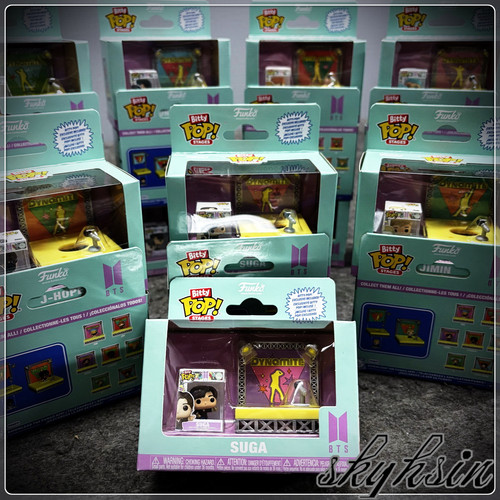 FunkoBTSDynamite迷你舞台手办