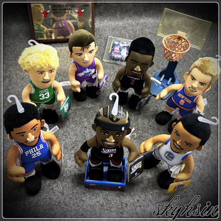 Bleacher Creature 库里/艾弗森/伯德/沃尔/斯托克顿卡通人偶公仔