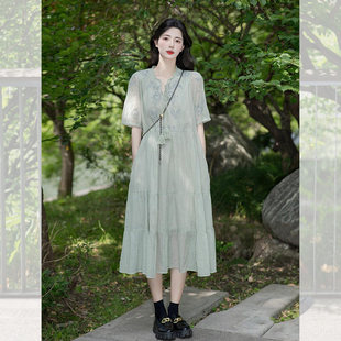 绿色新中式轻国风连衣裙女2026春季新款高级感超好看多巴胺长裙子