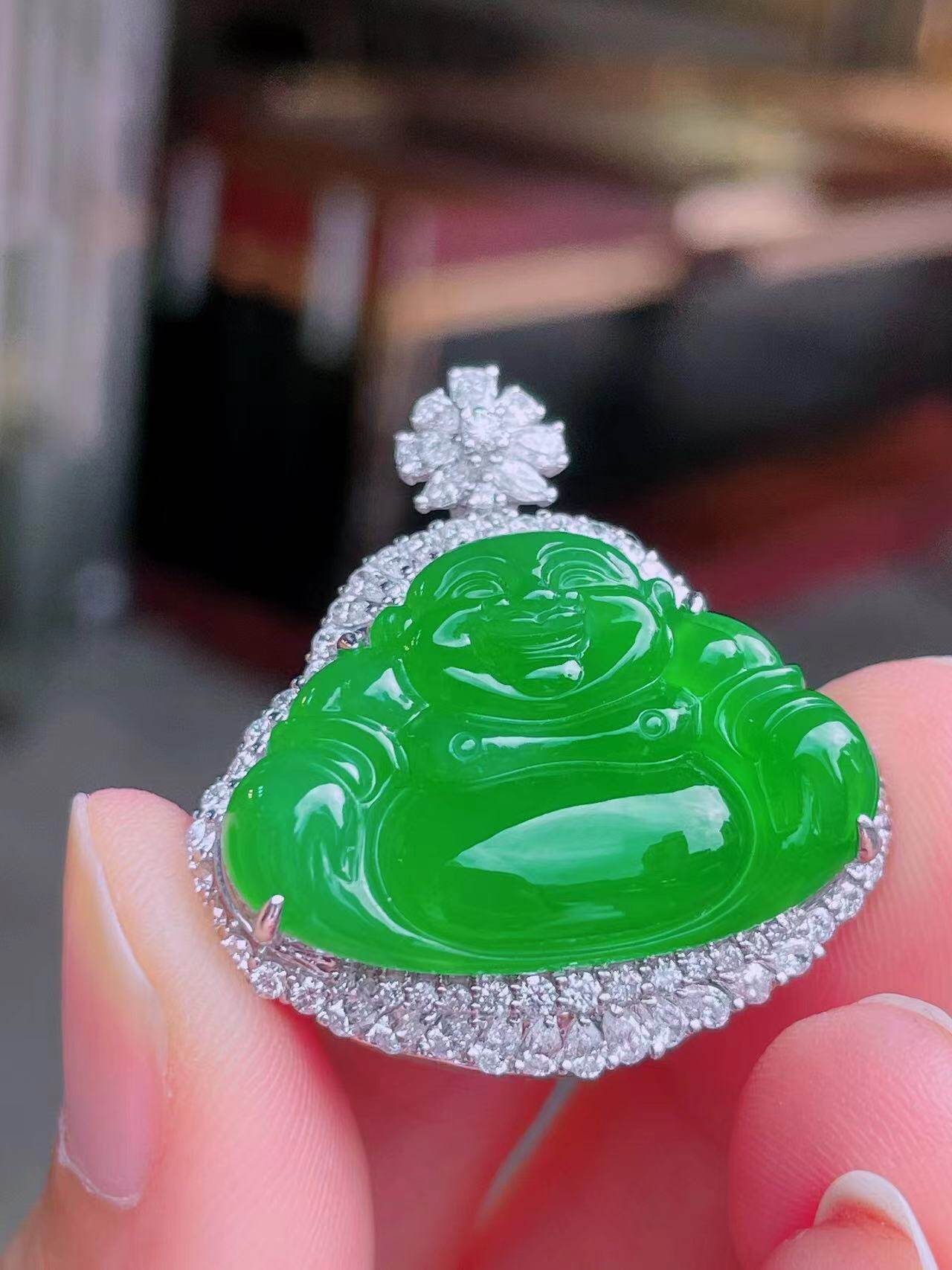 天然缅甸翡翠a货满绿镶嵌佛公