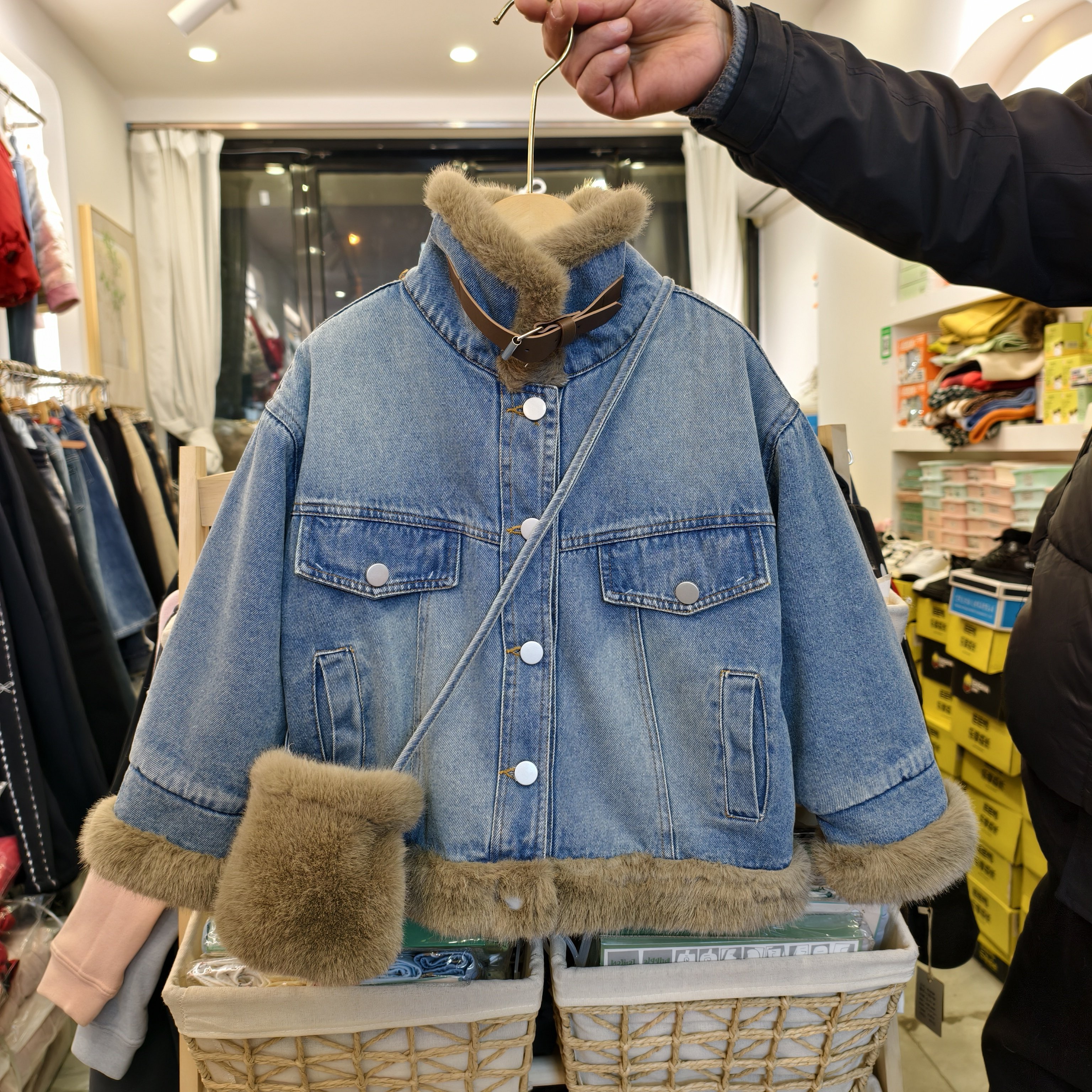 2025新款女童加厚保暖牛仔外套儿童洋气时髦外套中童冬季牛仔外套,童装/婴儿装/亲子装,儿童牛仔外套,淘宝优惠券,粉丝福利购,淘宝优惠卷