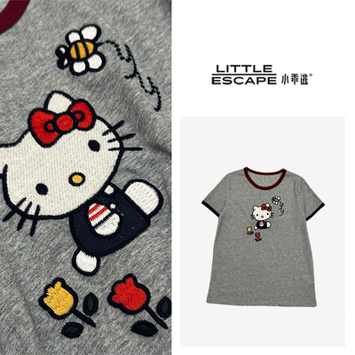 小乖逃X双色休闲淡灰色T恤短袖小猫T恤红色领花朵Kitty夏季DD010