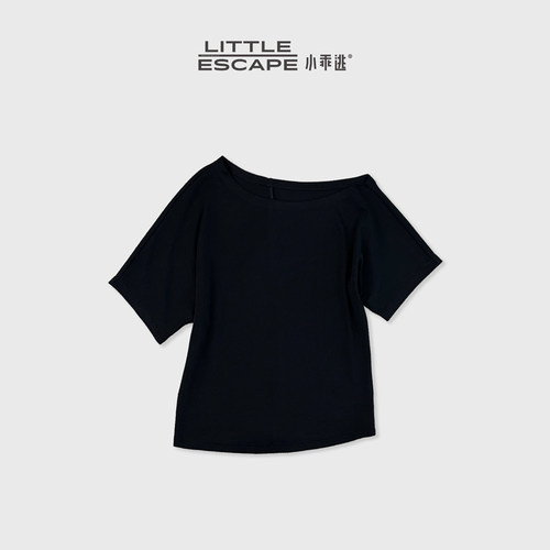小乖逃黑色斜肩一字领短袖T恤宽松蝙蝠袖纯色露肩显瘦上衣M6296