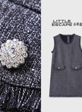 小乖逃时尚黑花白连衣裙中长款小U领双口袋千金风春季百搭LY1032