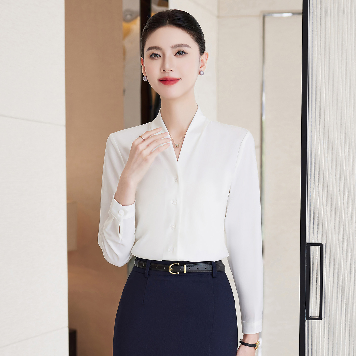 白色职业衬衫套装女春秋季2025新款高级感气质珠宝店前台接待工服