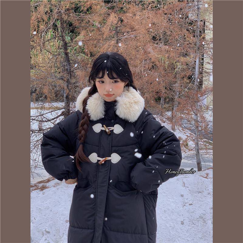 甜心轰炸机秋冬季黑色连帽毛领牛角扣棉服女中长款加厚棉衣外套