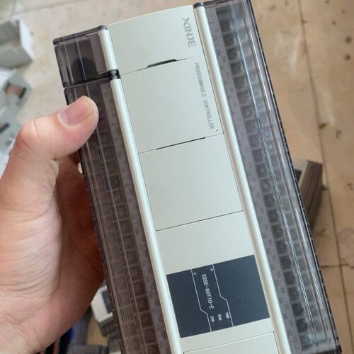 信捷PLC XD5E-60T10-E，实物拍摄，成色几乎( 议价）