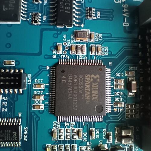 拆机XILINK芯片XC3S50A VQG100AGQ123( 议价）