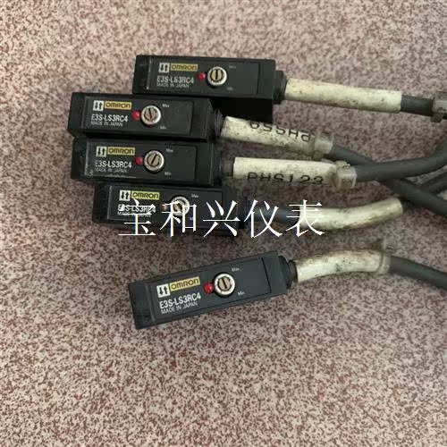 OMRON欧姆龙E3S-LS3RC4光电开关 ,还有3个,单