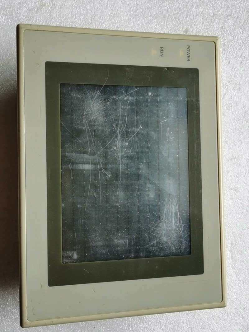 欧姆龙触摸屏NT30C-ST141-V1实物图片通电显示模