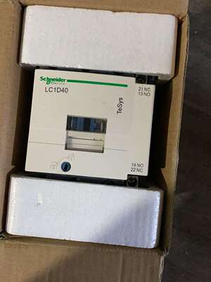 施耐德LC1D40M7C,电压220V,未用仓库剩余,数-议价
