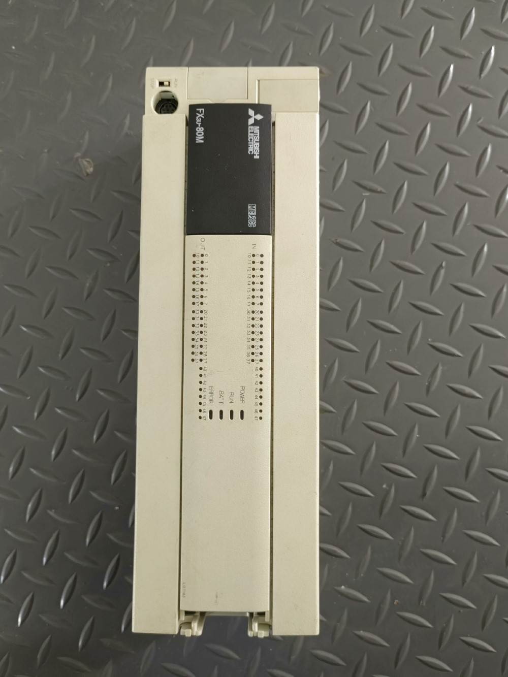 台版三菱PLCFX3u-8OMR/ES-A一台二手撤机