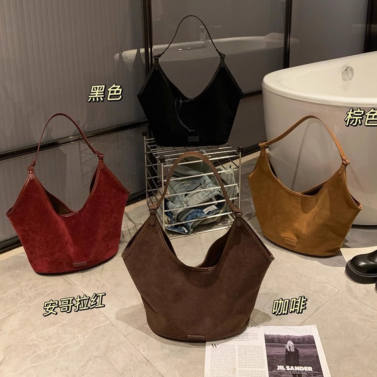 磨砂麂皮绒水桶包包大容量托特包