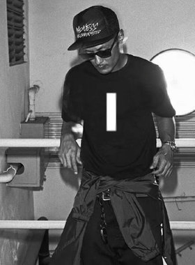 HANDIAN潮牌t恤男短袖夏季圆领纯棉简约大码宽松情侣半袖休闲体恤