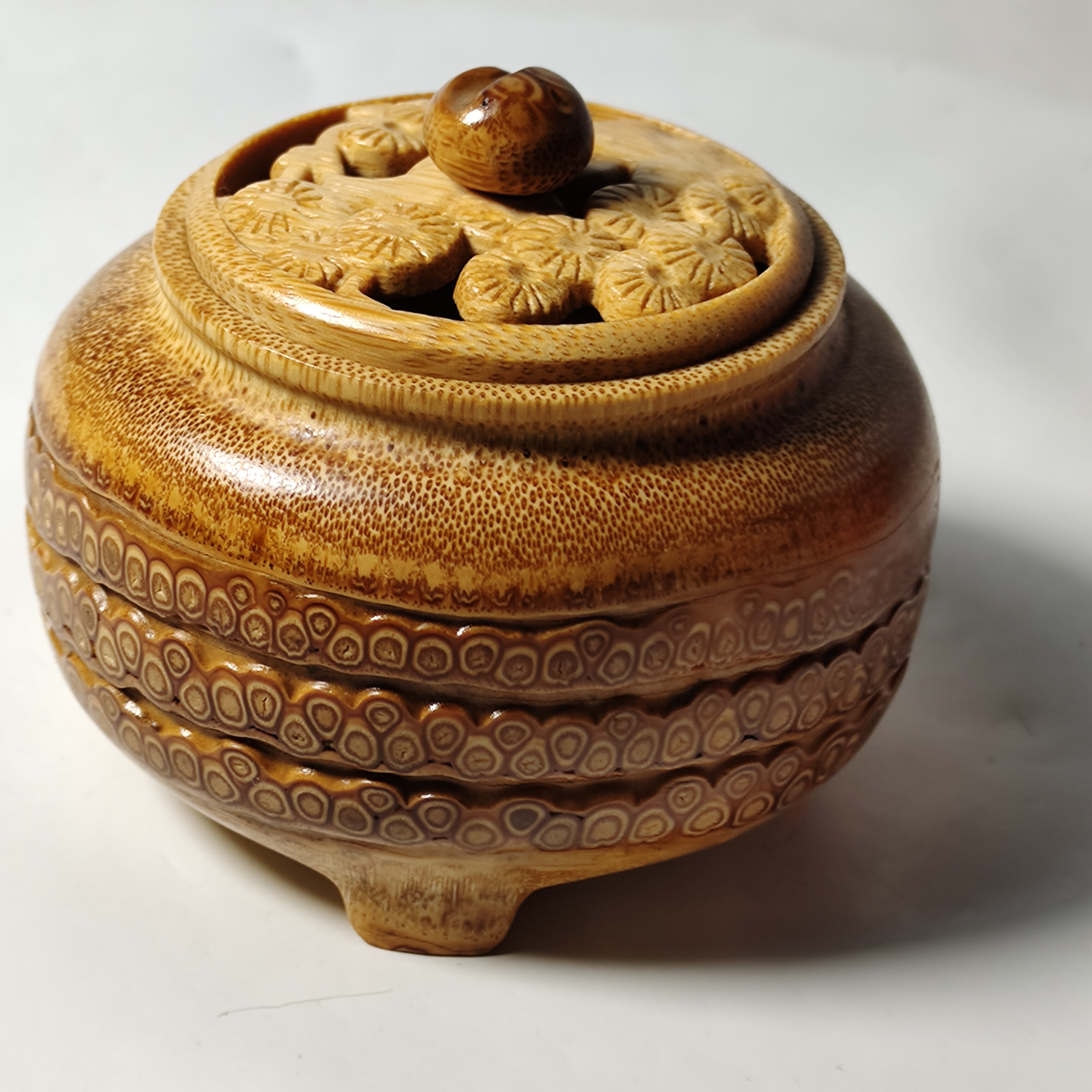 纯手工竹根满钉三足大香炉