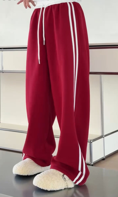 妍西家 诗歌兰女装25冬款25-1077时尚气质红色侧条纹加绒校裤卫裤