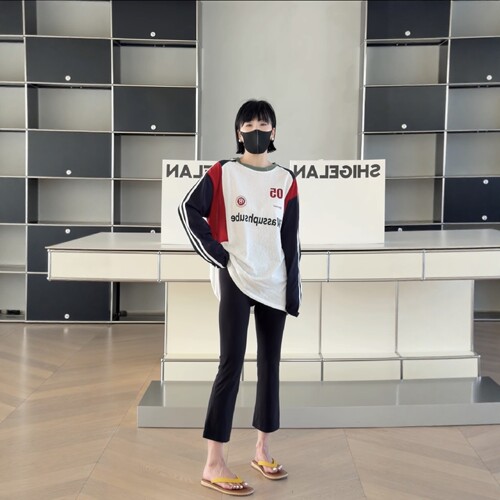 妍西家 诗歌兰女装26夏2165白色拼色条纹字母长袖T恤防晒可退换