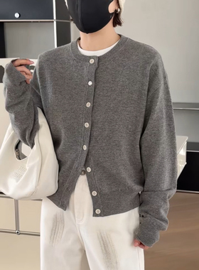妍西家 诗歌兰女装26早春款61225时尚气质灰色圆领排扣针织开衫女