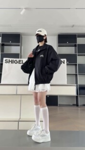 妍西家 26春款 90751时尚 黑色拉链夹克字母外套欧货 诗歌兰女装