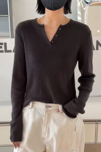 7356百搭V领咖色纽扣弹力显瘦针织衫 25冬款 女 诗歌兰女装 妍西家