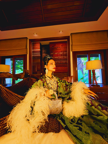 我是朱丽叶原创全丝宋锦手工超蓬可拆卸鸵鸟毛新国风大长袍