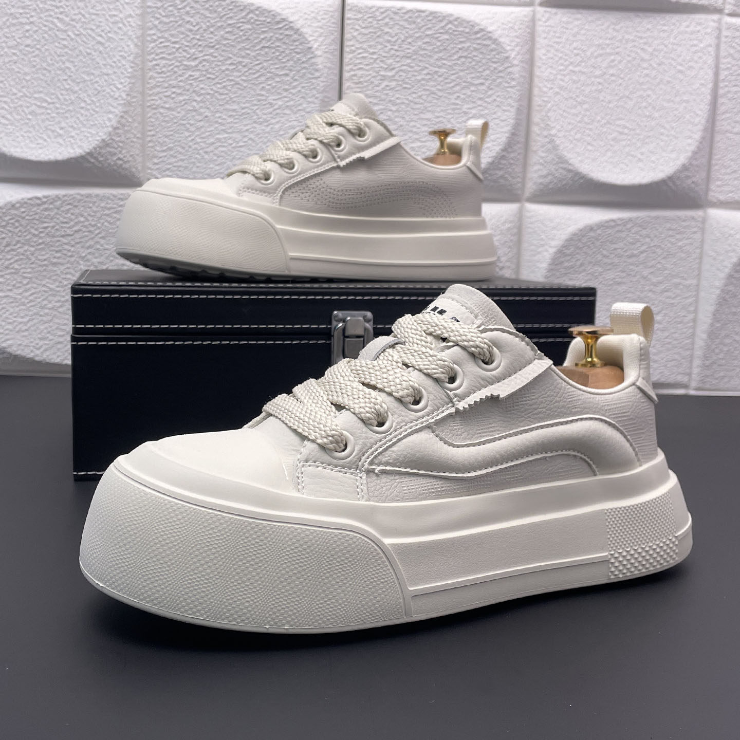 欧洲站男鞋内增高板鞋冬季时尚高级感运动休闲鞋个性百搭潮牌鞋子