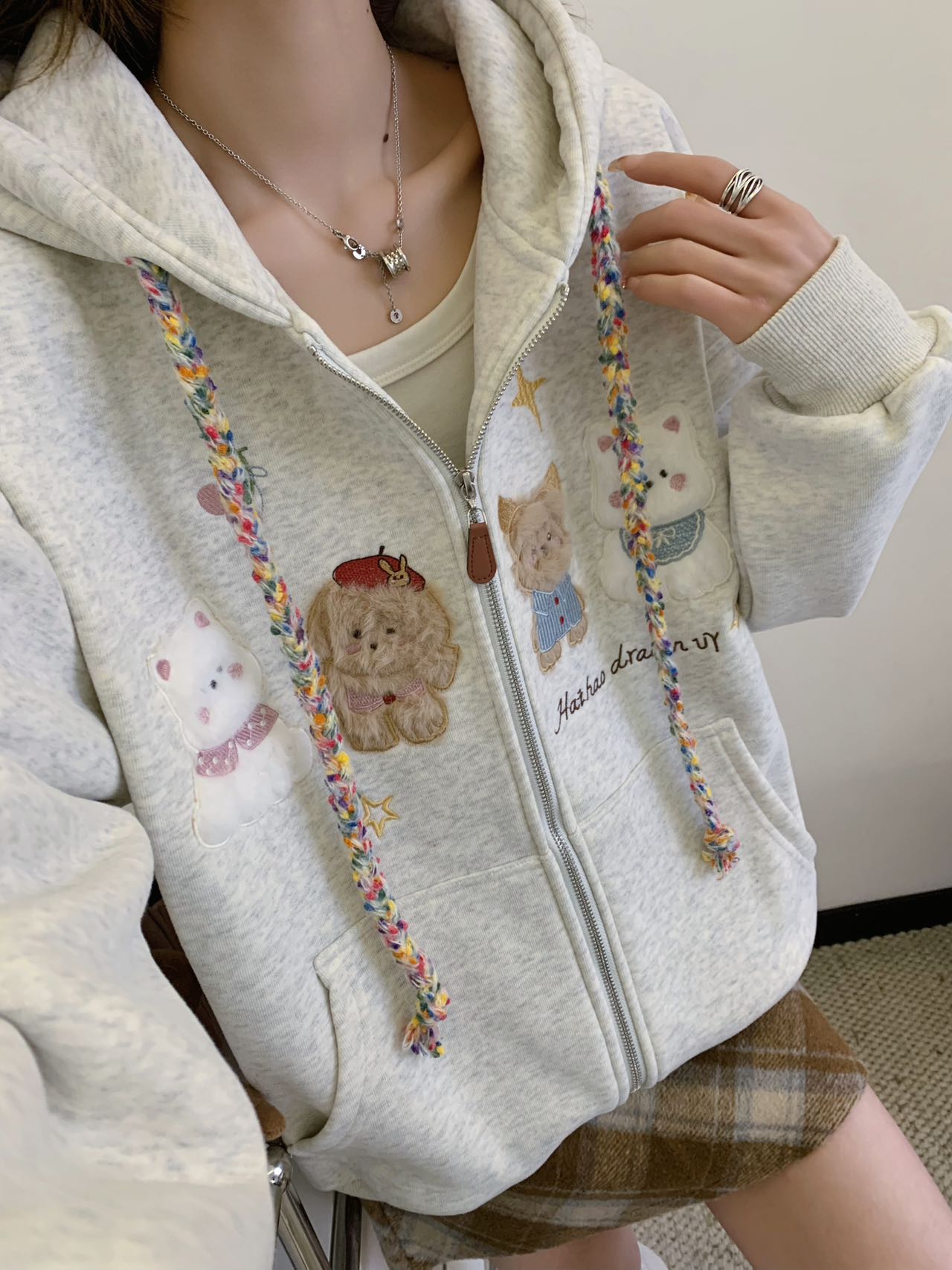 加绒加厚四只小狗重工刺绣连帽拉链开衫外套女时尚洋气宽松外套女