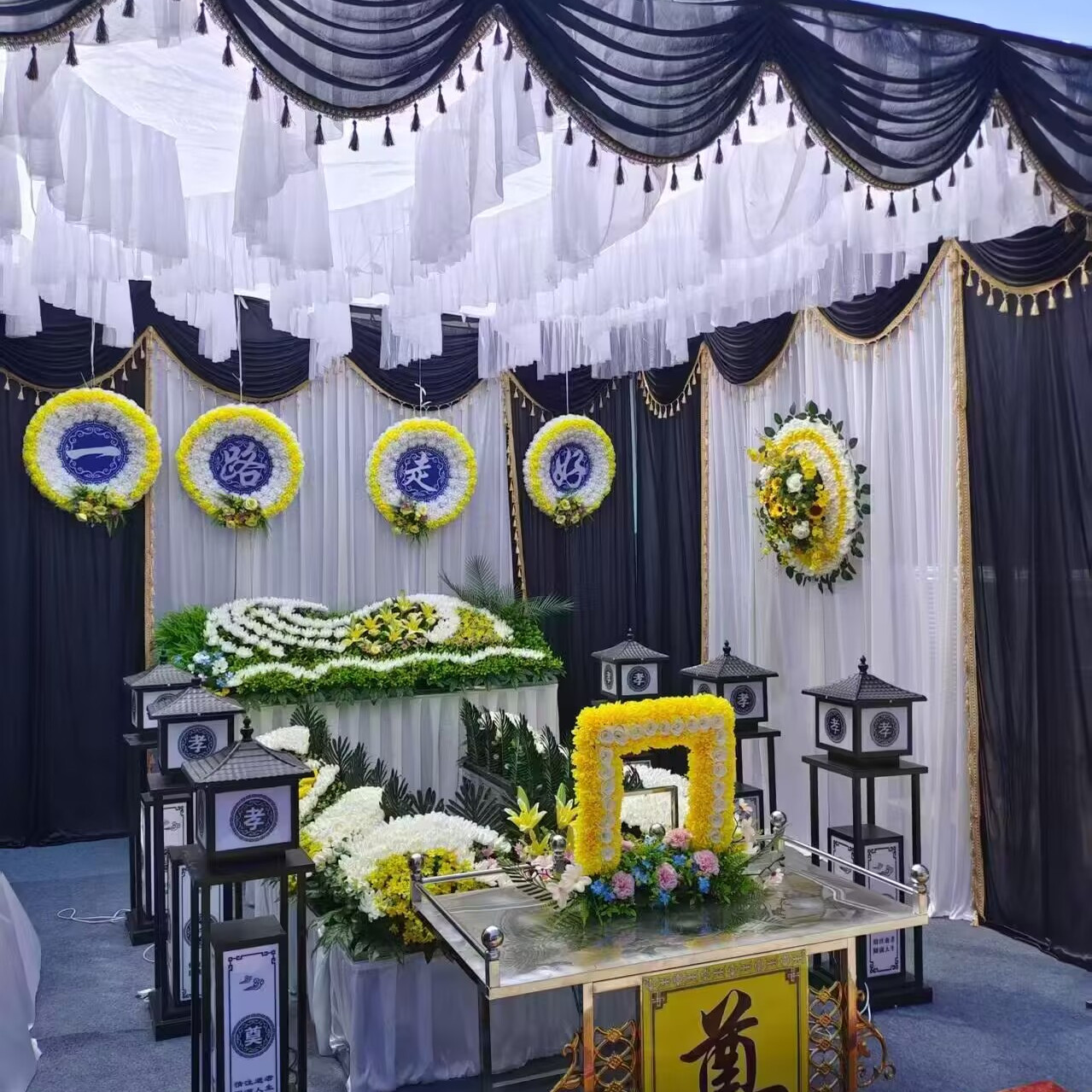 白事灵堂布置纱幔殡仪馆丧事葬礼幕布灵棚孝堂背景装饰黑白布幔